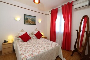 In-room safe, individually furnished, desk, blackout curtains