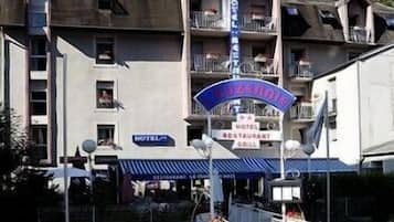 Mặt tiền nơi lưu trú