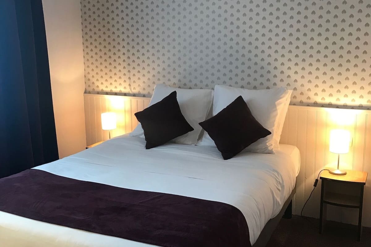 comfort double room | 1 bedroom, desk, blackout curtains, soundproofing