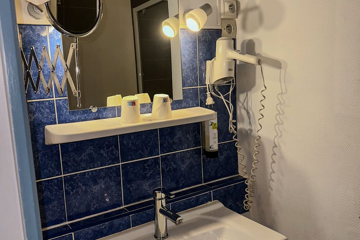 comfort double room | bathroom | hair dryer, towels