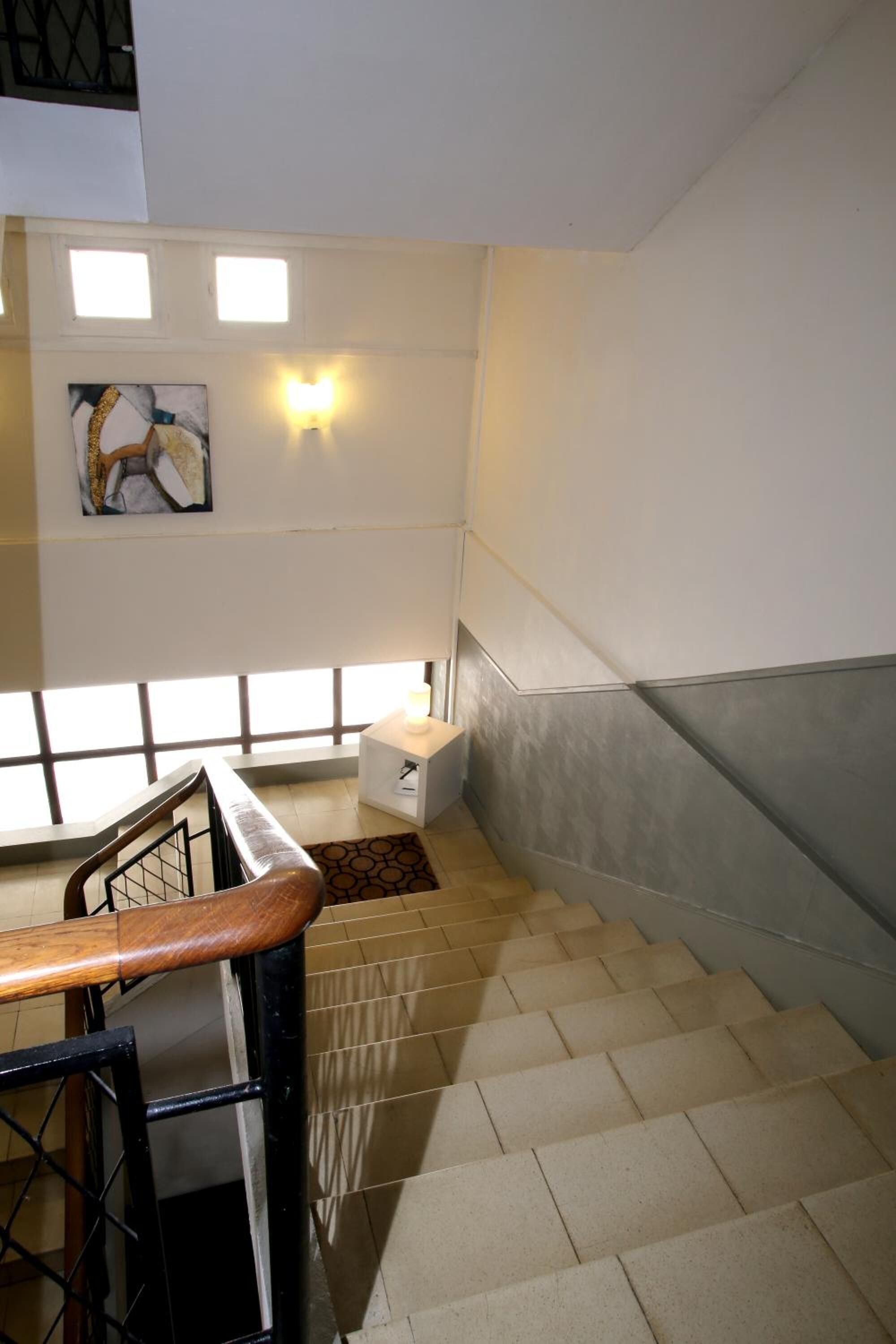 1 bedroom, desk, blackout curtains, soundproofing