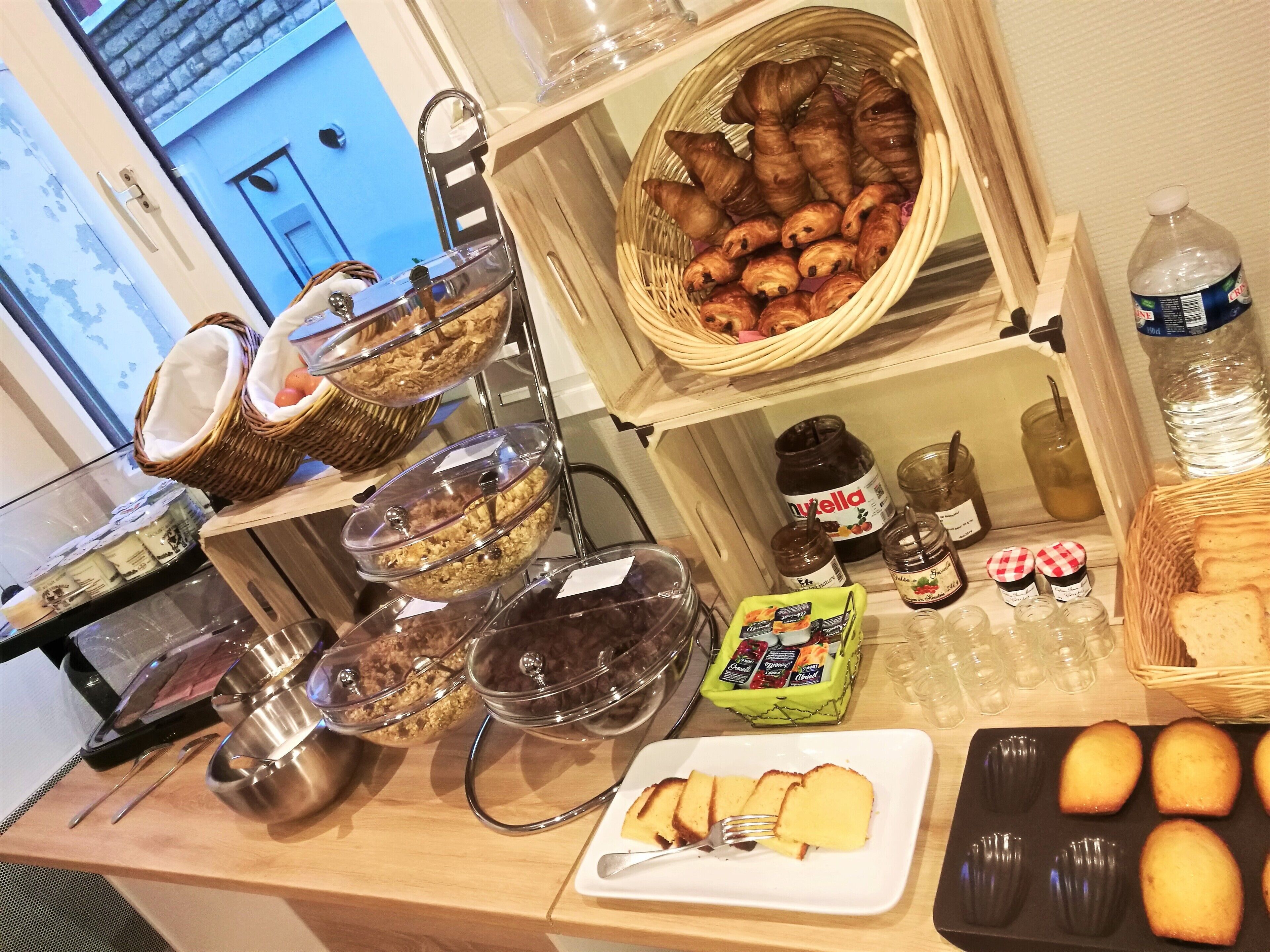 daily buffet breakfast (eur 9.50 per person)