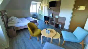 Chambre Quadruple Familiale | Bureau, rideaux occultants, chambres insonorisées, draps fournis