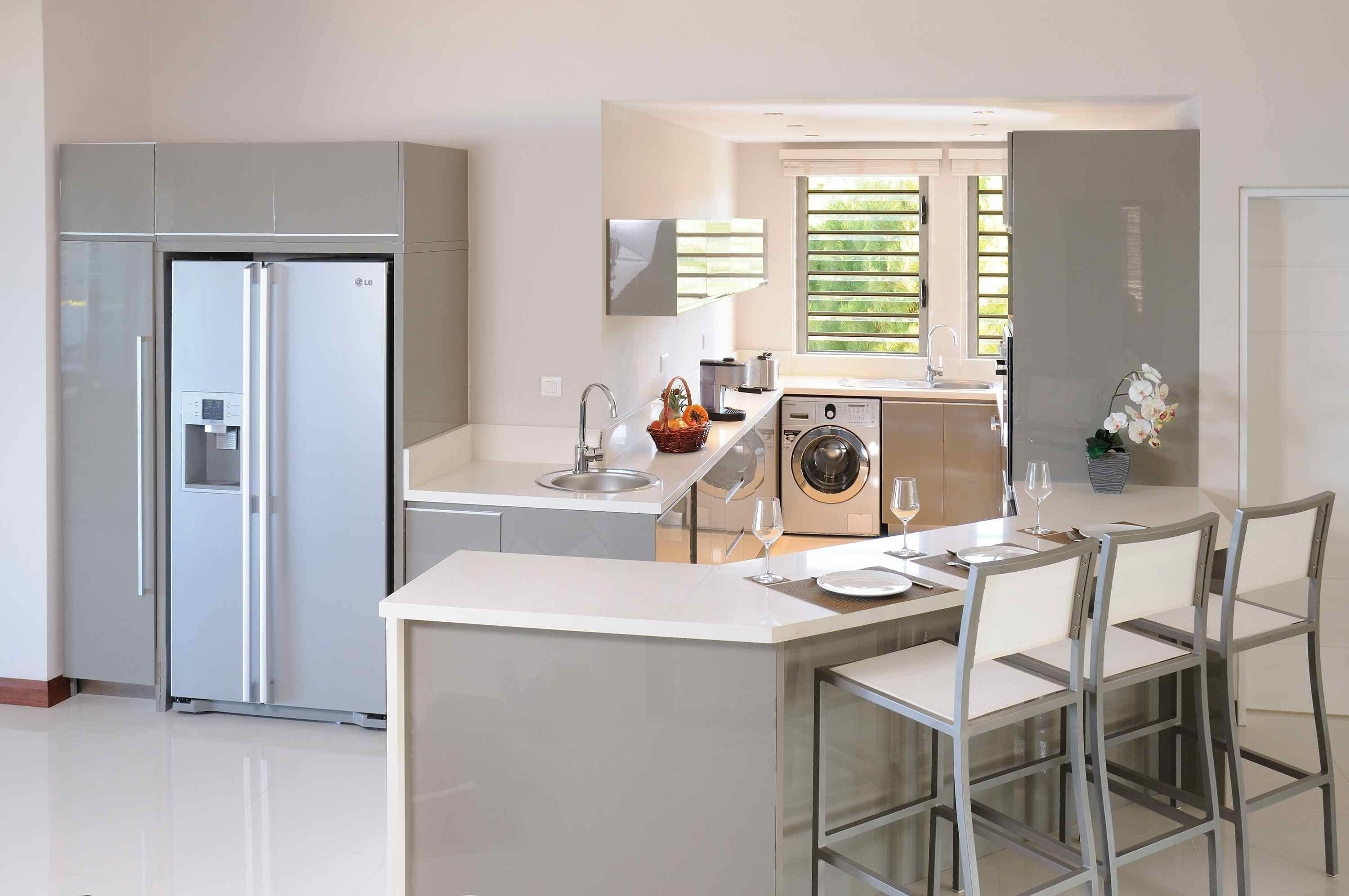 full-sized fridge, microwave, dishwasher, coffee/tea maker