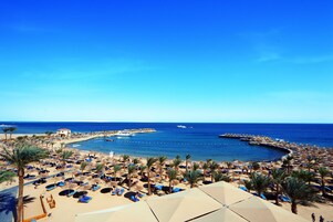 在附近的私人海滩、免费海滩班车、沙滩椅、海滩遮阳伞