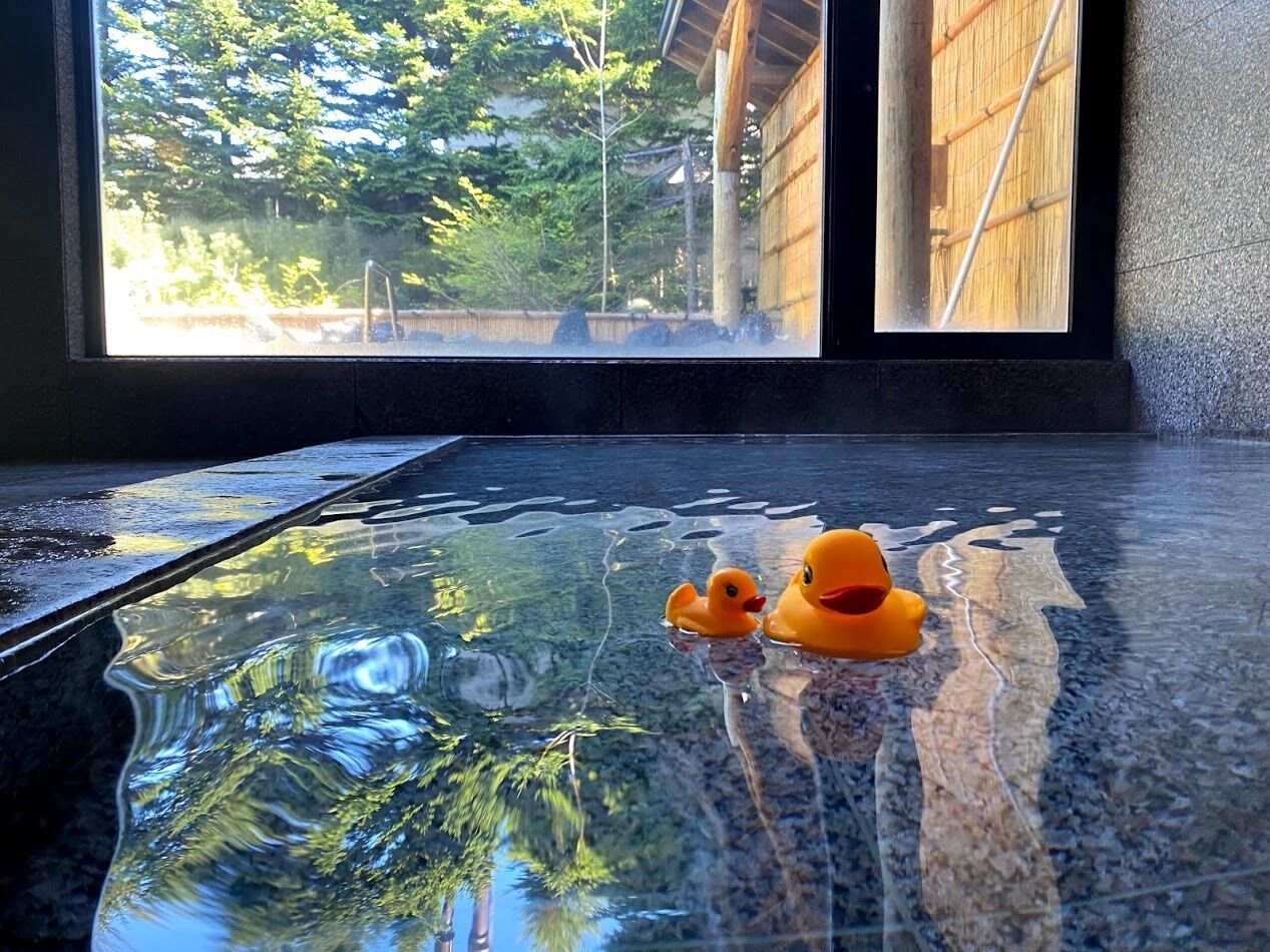 Suối nước nóng