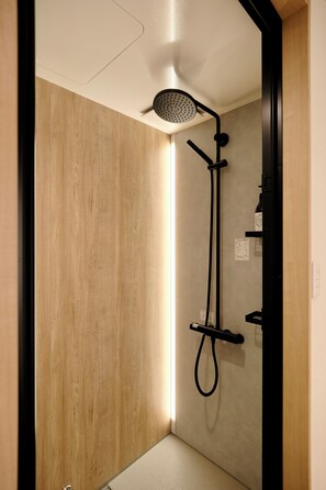 Chambre, 2 grands lits (Forest Deluxe) | Salle de bain
