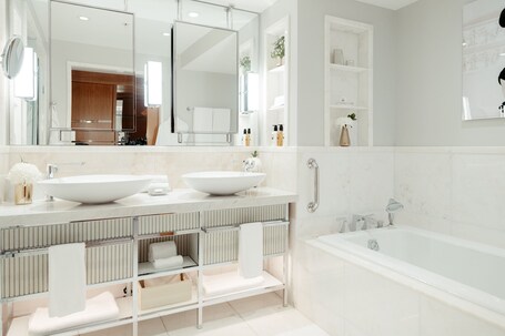 The Ritz Carlton, Toronto - Image 81