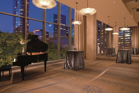 The Ritz Carlton, Toronto - Image 22