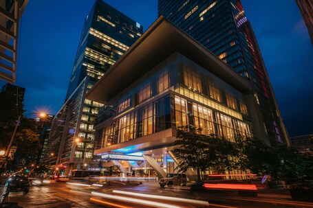 The Ritz Carlton, Toronto - Image 3