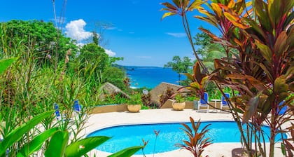 Red Frog Beach Island Resort
