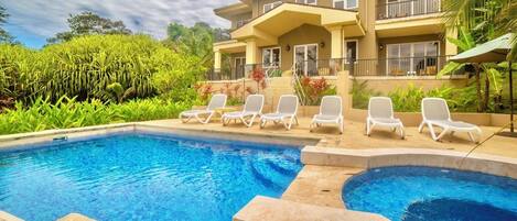 Villa familiar, 5 habitaciones, vista al jardín | Ropa de cama de alta calidad y decoración personalizada