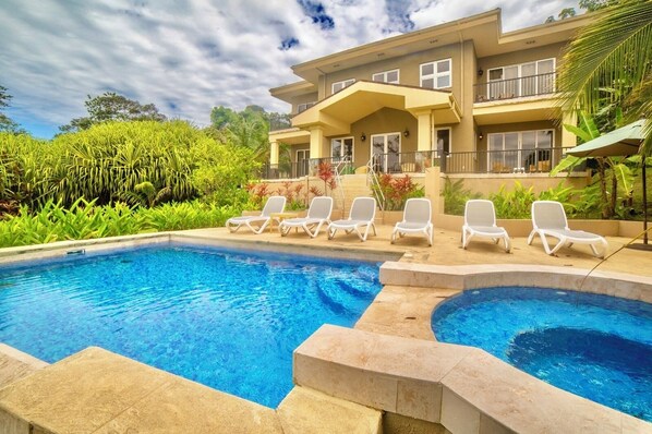 Family Villa, 5 Bedrooms, Garden View