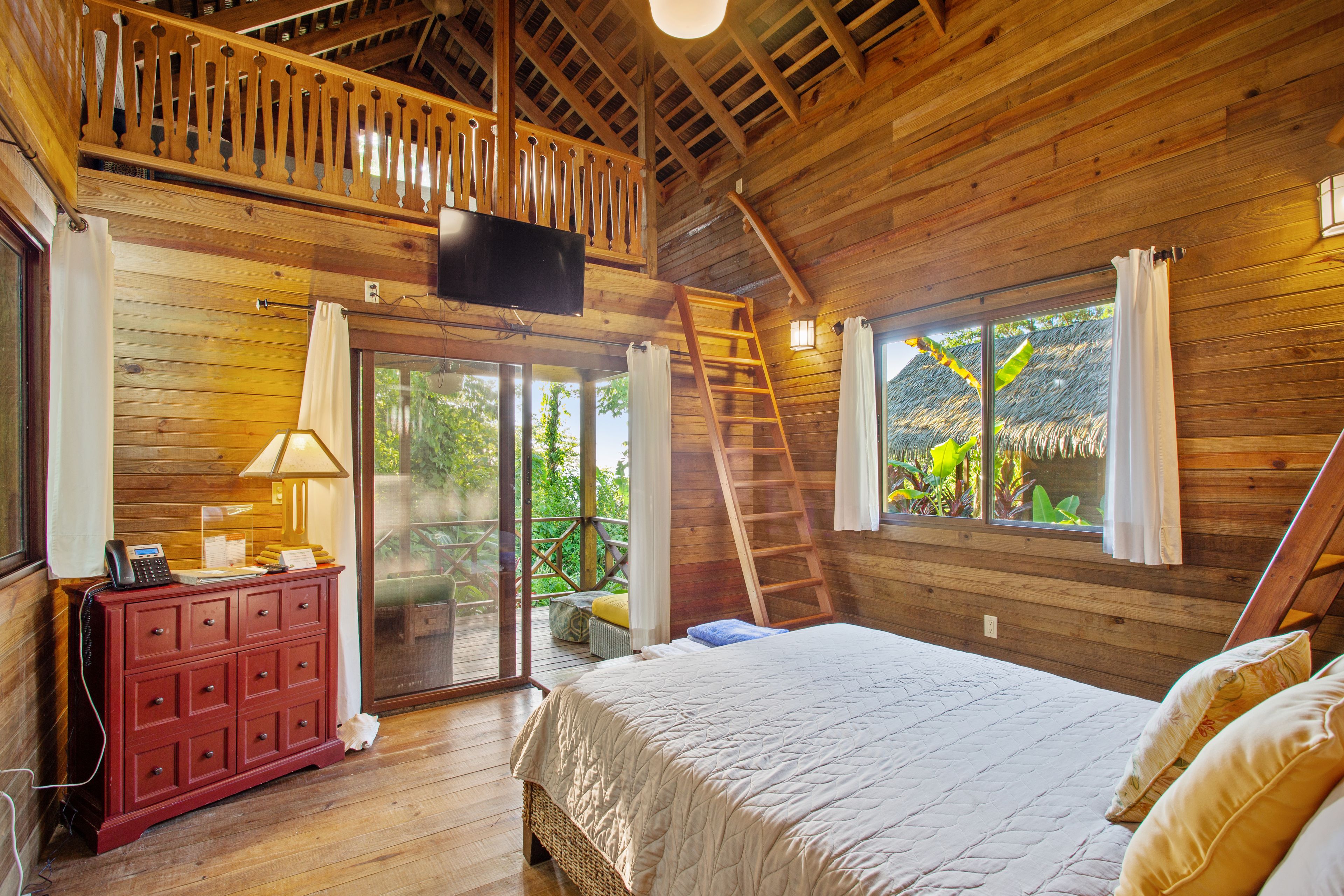 Jungle Lodge, 2 Bedrooms | Hochwertige Bettwaren, individuell dekoriert, individuell eingerichtet