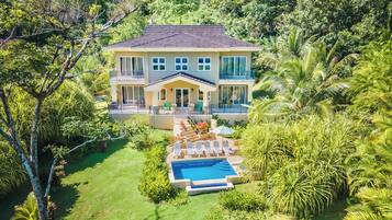 Luxury Villa | Terrace/patio