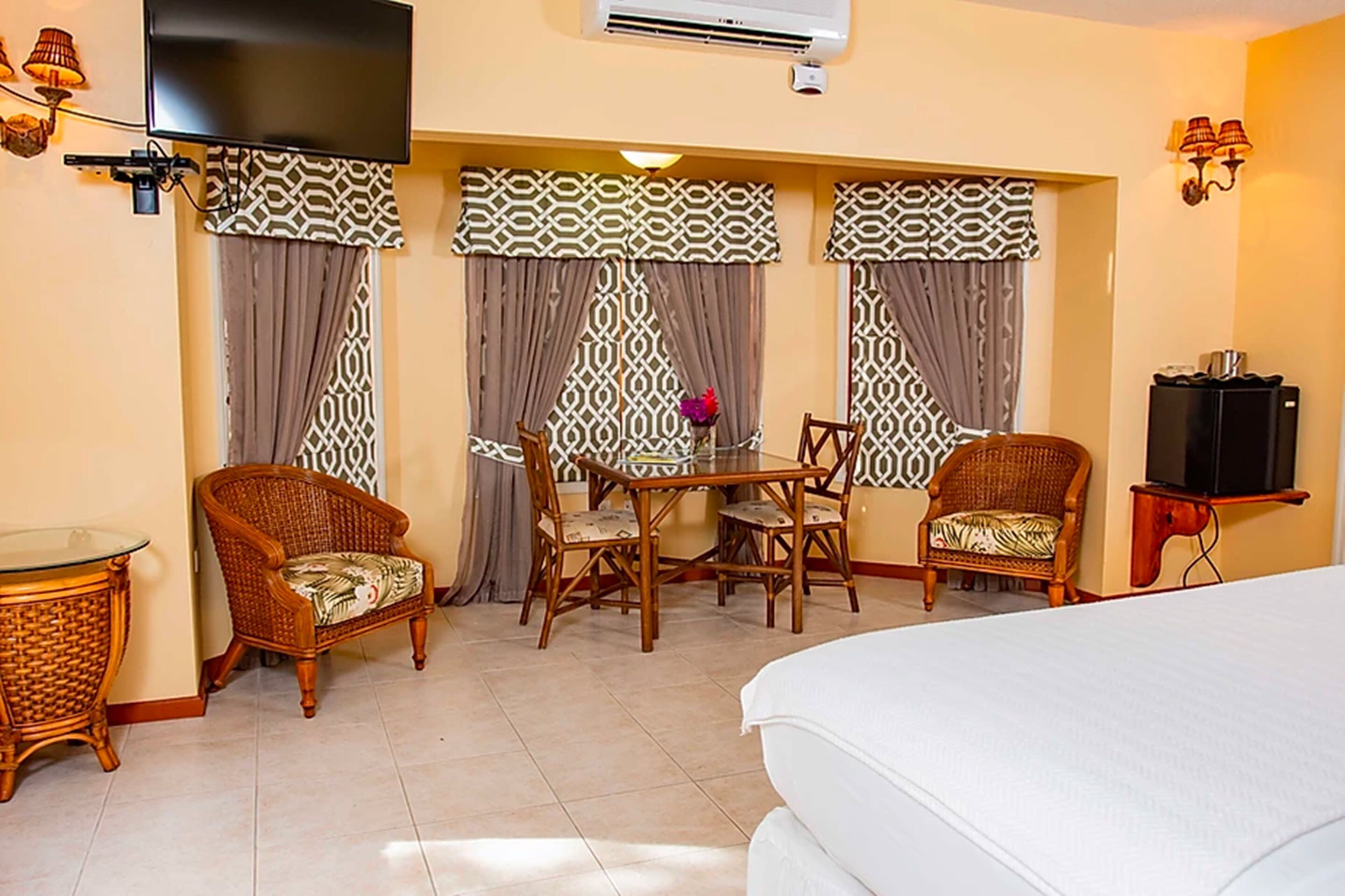 Premium Suite, 1 King Bed, Ocean View (Jacuzzi)