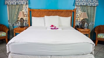 Egyptian cotton sheets, premium bedding, pillow-top beds, in-room safe