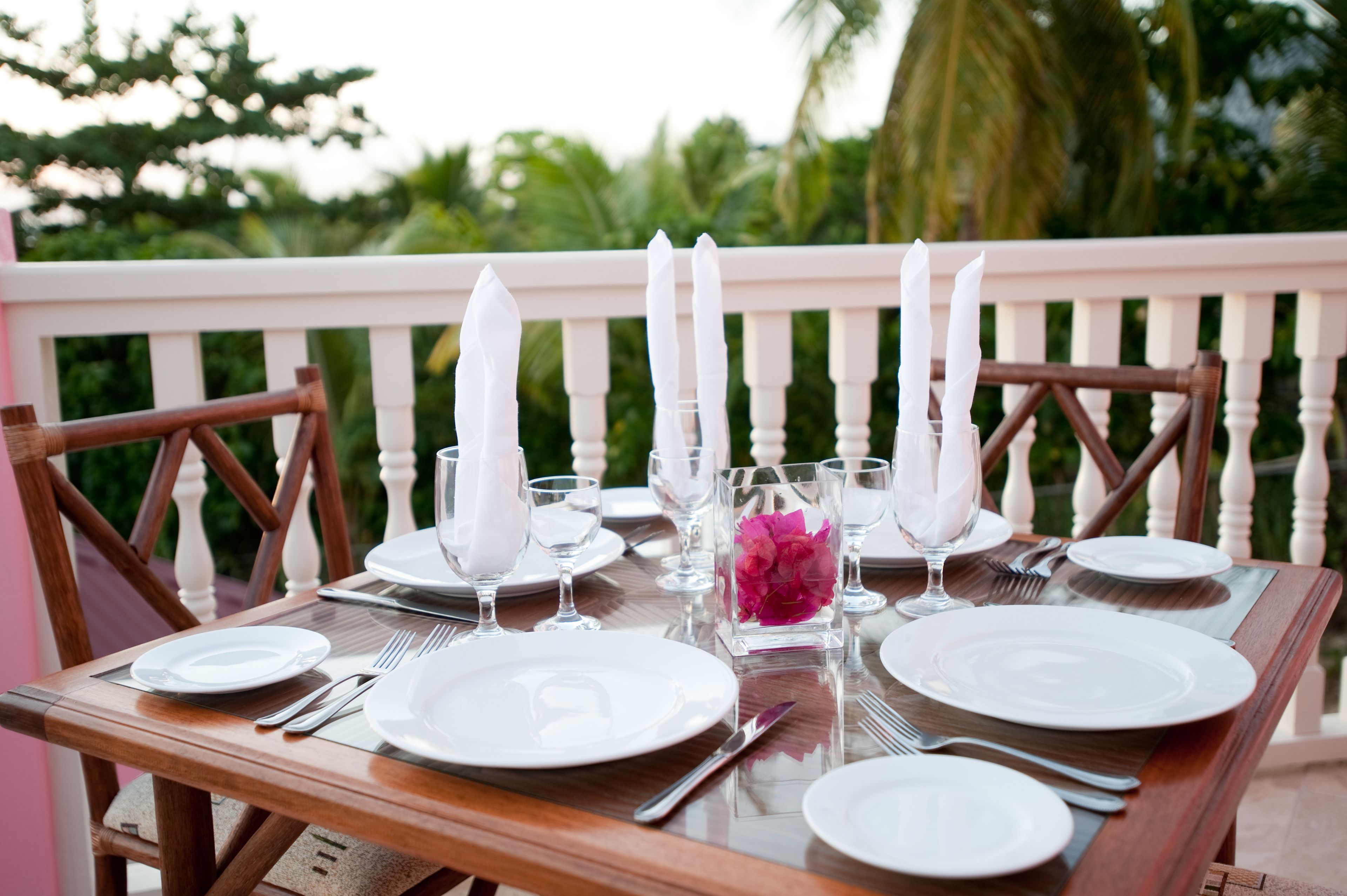 Breakfast, lunch, dinner served; Caribbean cuisine 