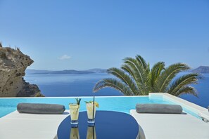 Outdoor pool, pool loungers