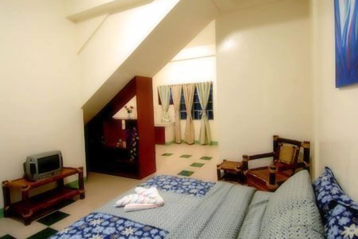 Premier Room, 2 Queen Beds | Pillowtop beds, blackout drapes, WiFi (free)