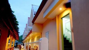 Unclassified image, 5 of 7, button - Orinda Beach Resort (Boracay Island)