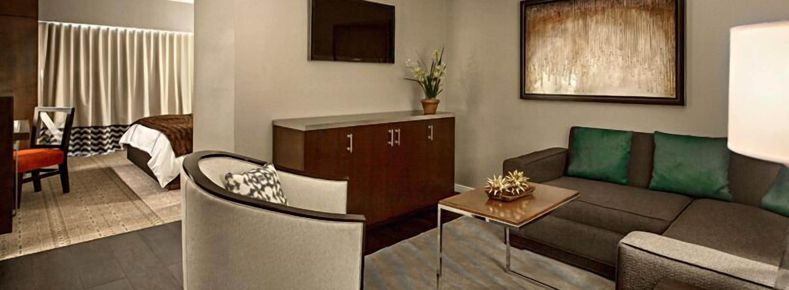 suite, 1 king bed | in-room safe, blackout curtains, free wifi, bed sheets