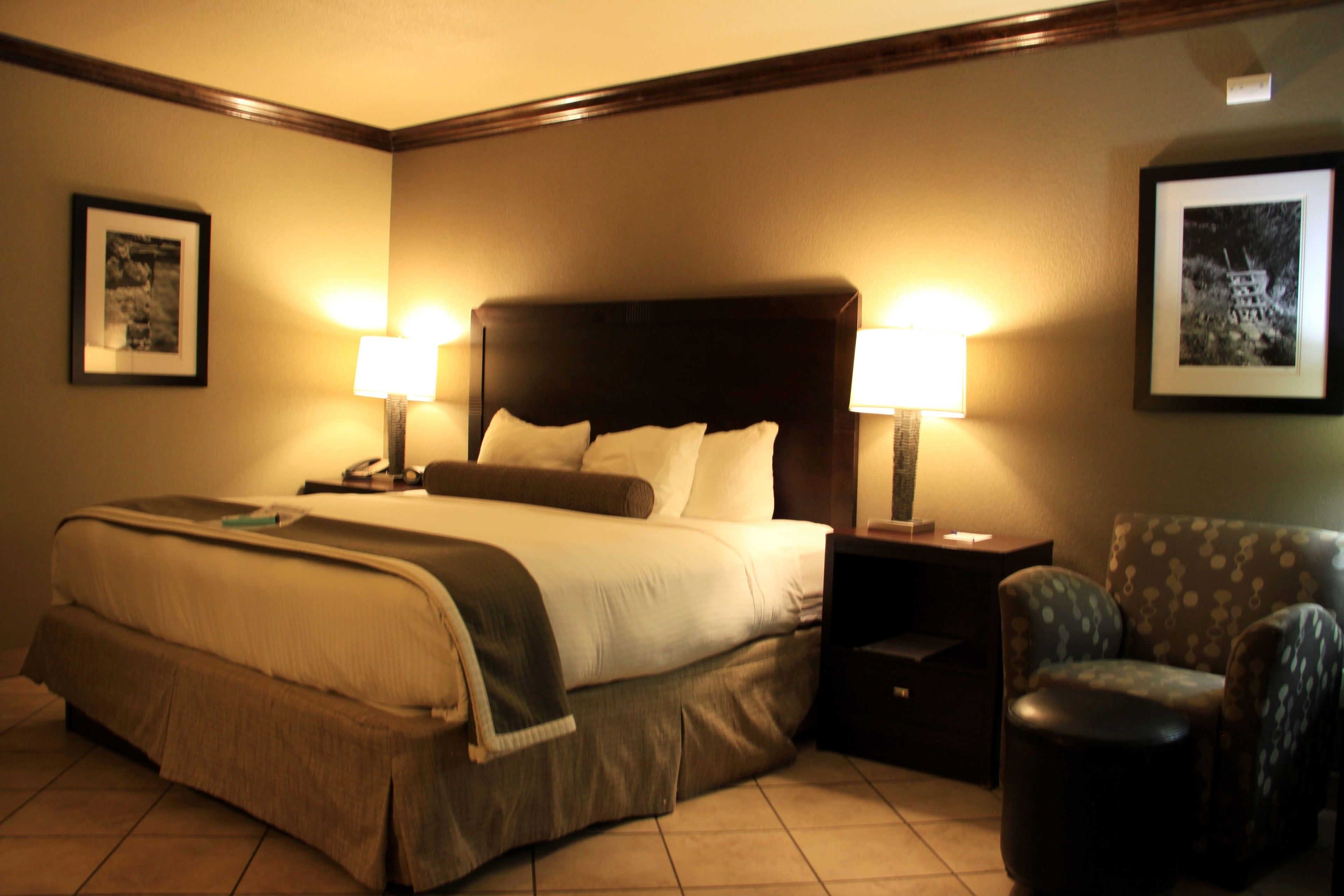 desk, iron/ironing board, wifi, bed sheets