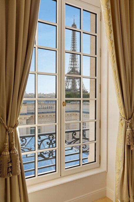 Shangri La Paris - Image 44