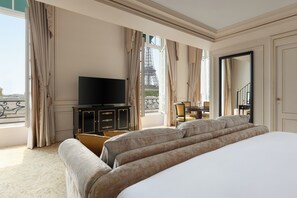 Duplex Eiffel View Suite 1 King