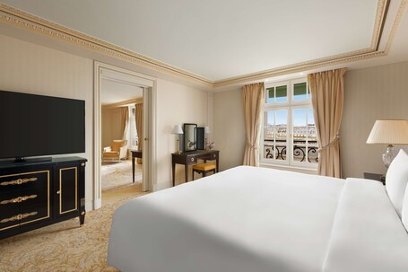 Shangri La Paris - Image 109