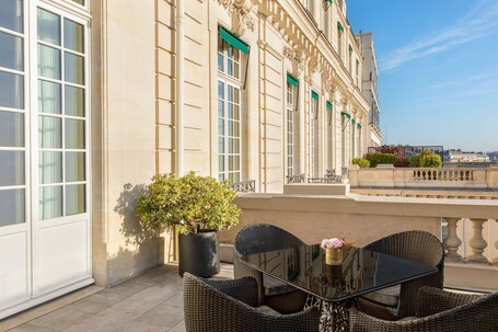 Shangri La Paris - Image 74