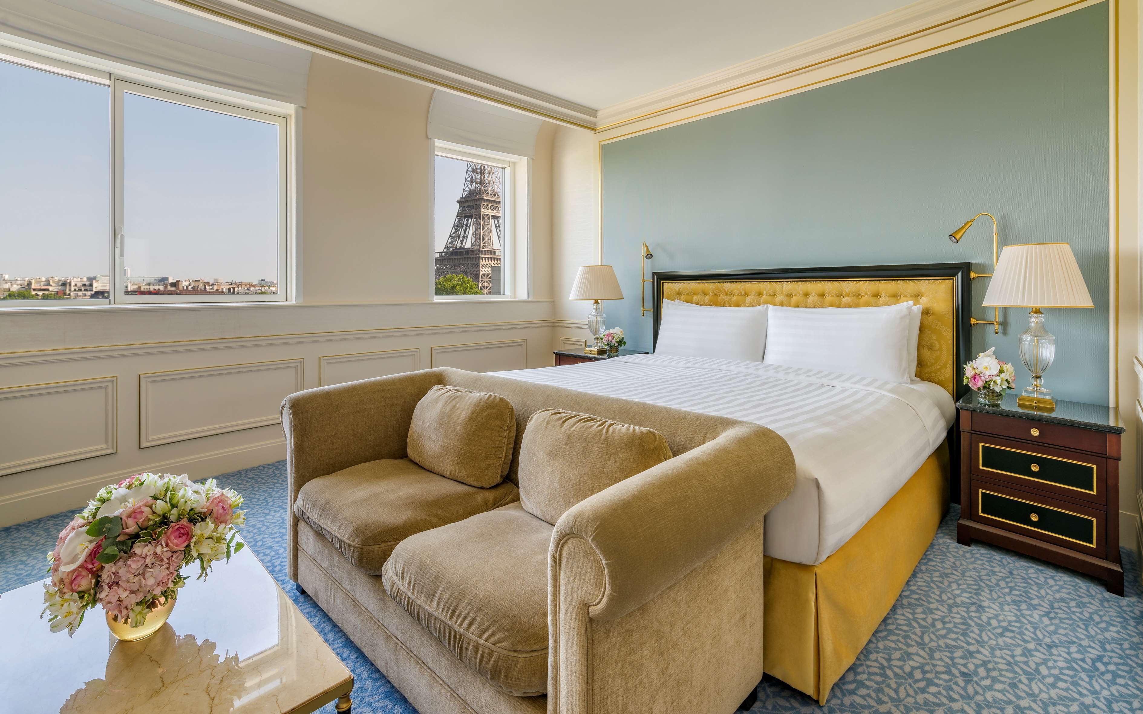 Terrace Eiffel view room king bed