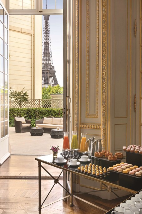 Shangri La Paris - Image 47