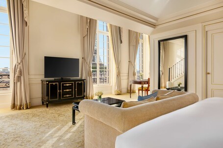 Shangri La Paris - Image 12