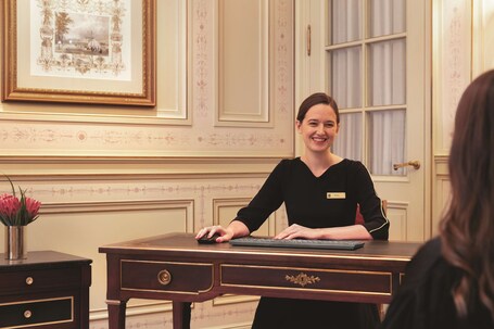 Shangri La Paris - Image 22
