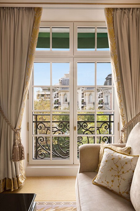 Shangri La Paris - Image 64
