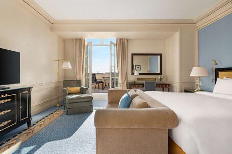 Shangri La Paris - Image 113