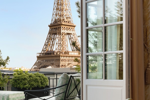 Duplex Terrace Eiffel view suite | Living area | 43-inch flat-screen TV with cable channels, TV, pay movies