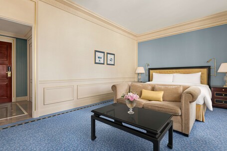 Shangri La Paris - Image 124