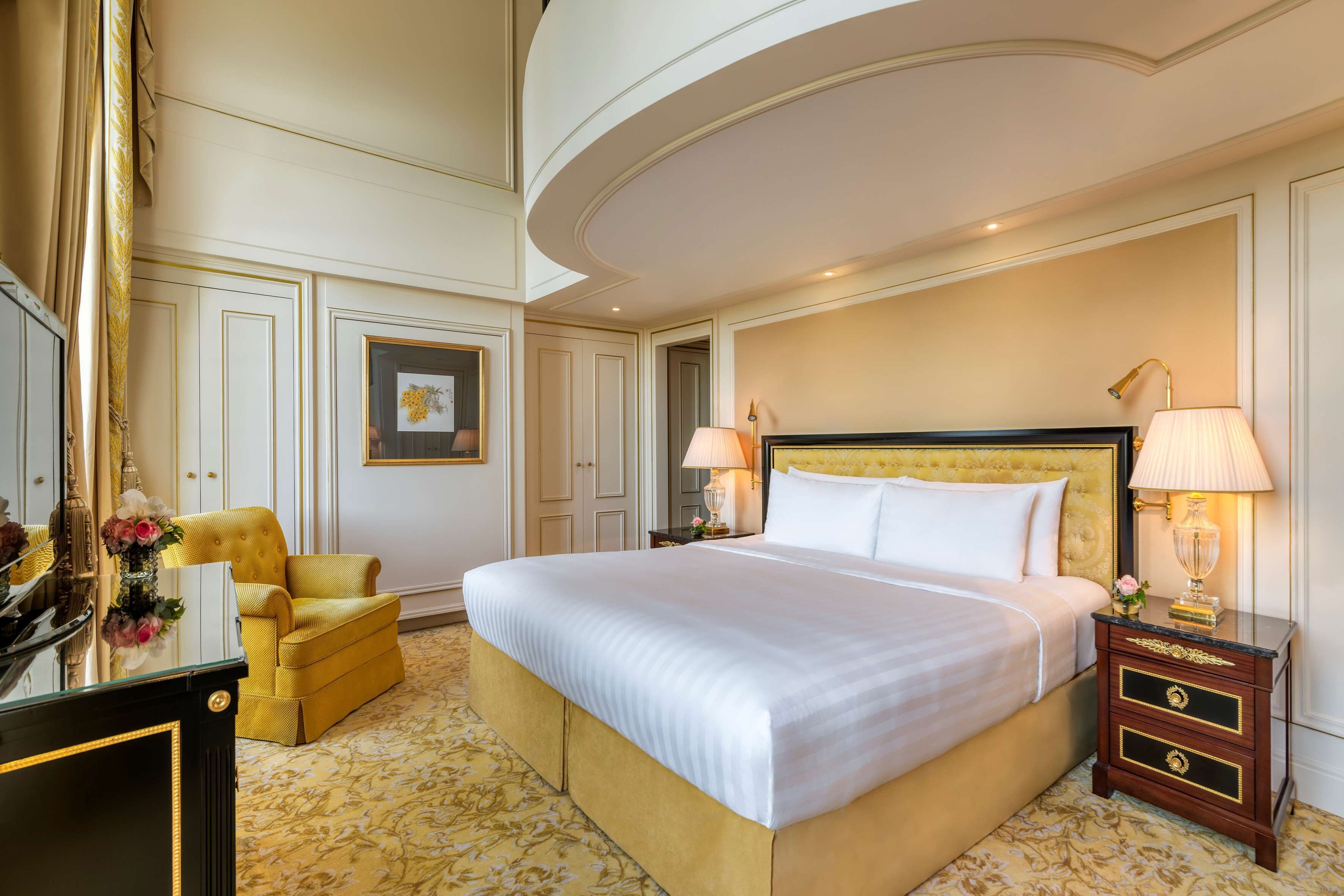 Duplex Terrace Eiffel view suite