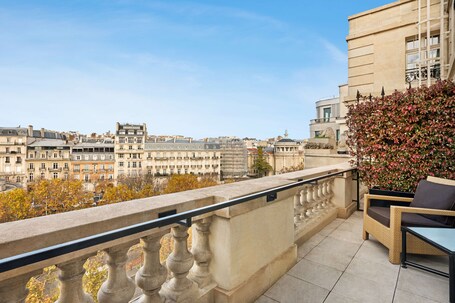 Shangri La Paris - Image 88