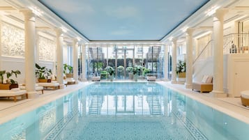 Indoor pool, pool loungers
