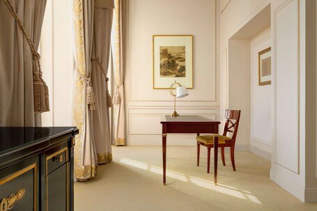 Shangri La Paris - Image 53