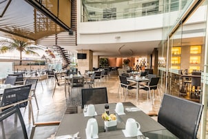 Der serveres morgenmad, frokost og aftensmad