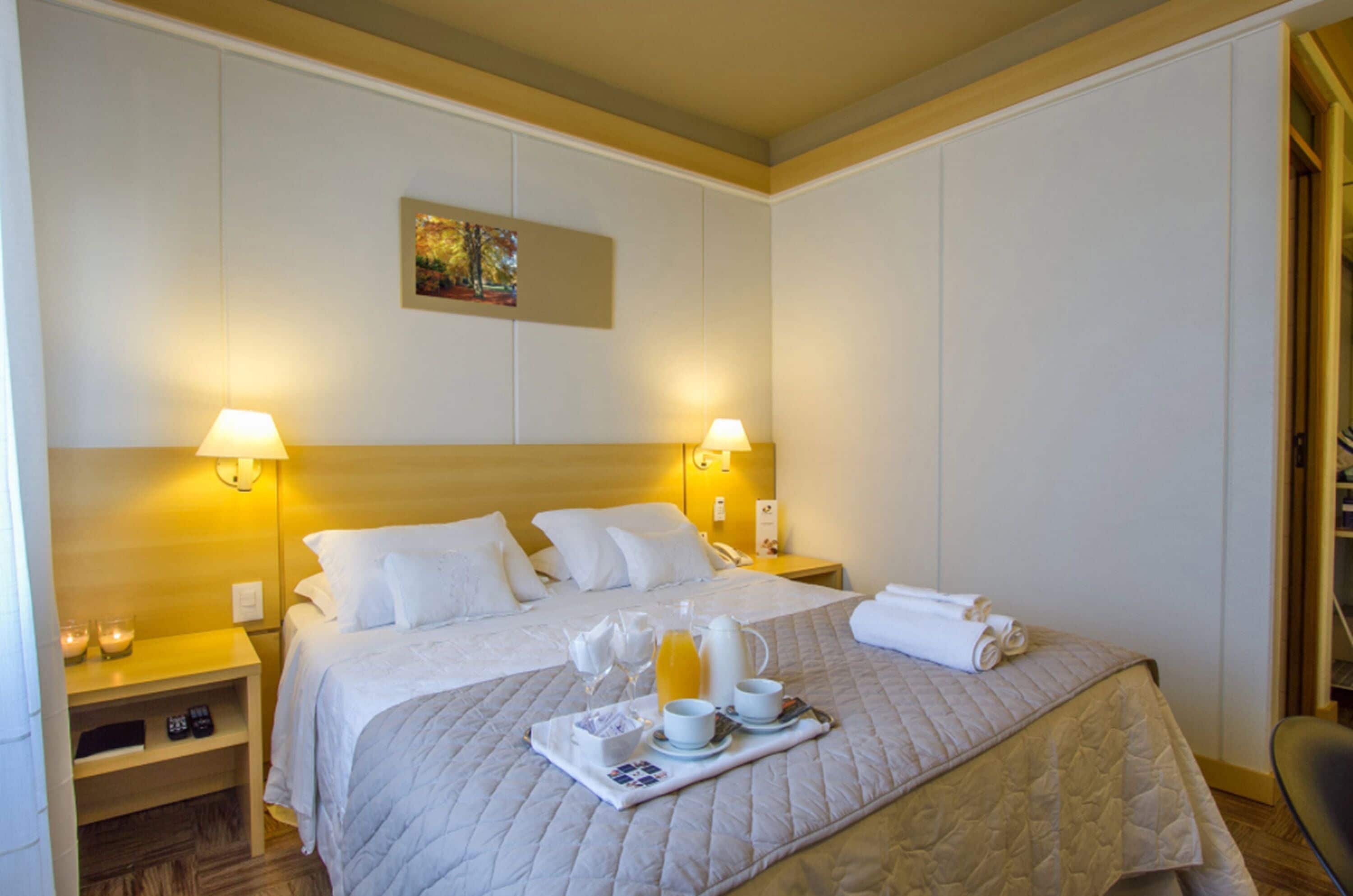 executive double room | minibar, in-room safe, desk, laptop workspace