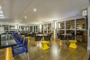 Bar (en el alojamiento)