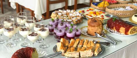 Desayuno bufé gratuito y diario