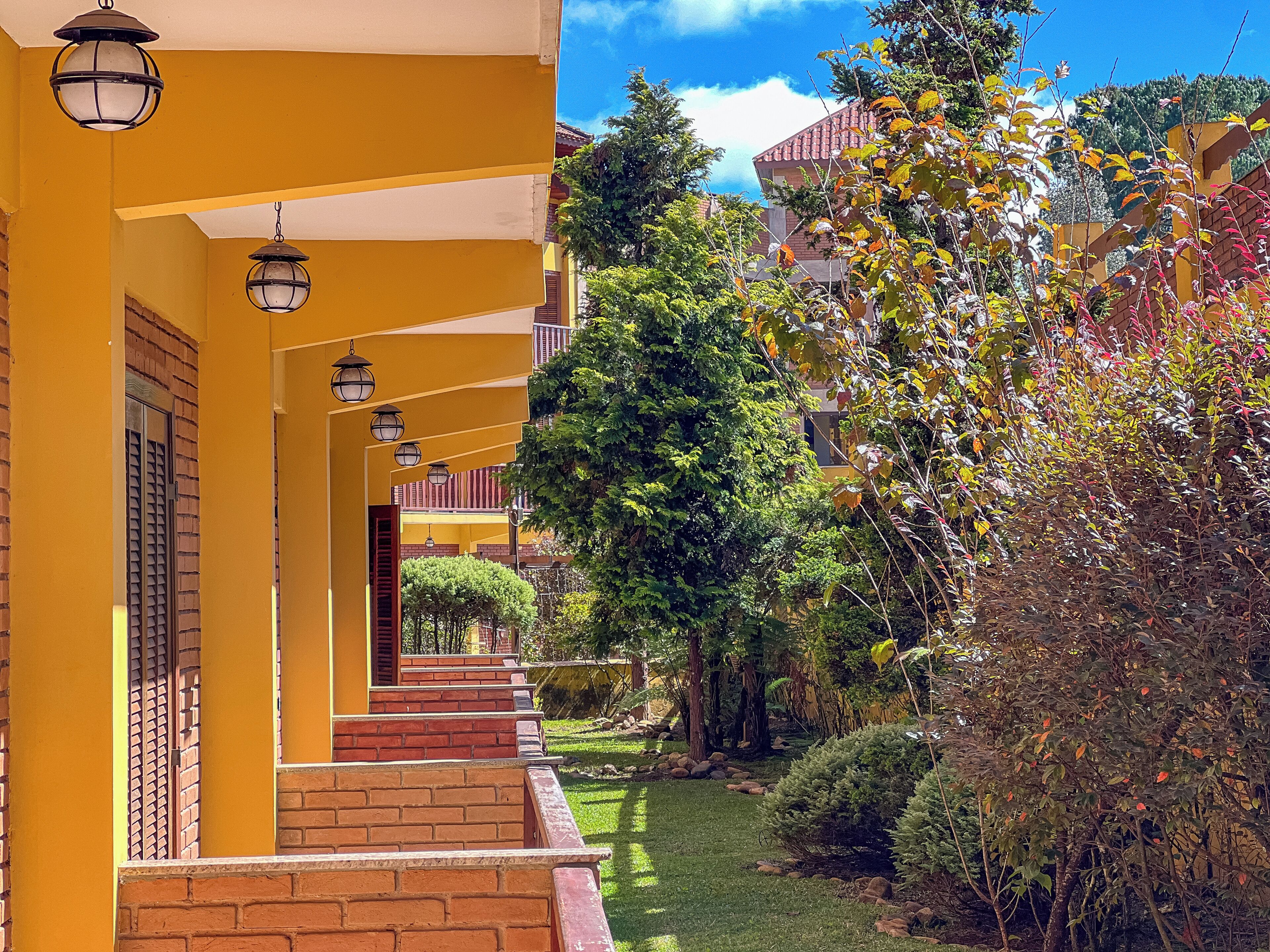 Casal Standard Terreo | デスク、遮光カーテン、WiFi (無料)、ベッドシーツ