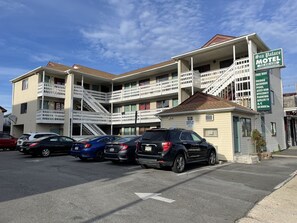 Exterior detail - Sea Palace Motel (Seaside Heights)