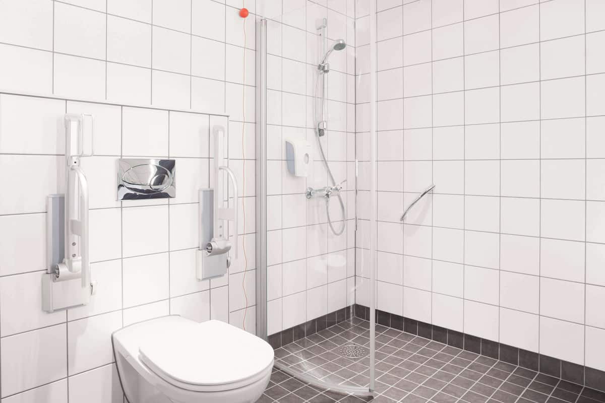 premium bedding, pillow-top beds, in-room safe, desk